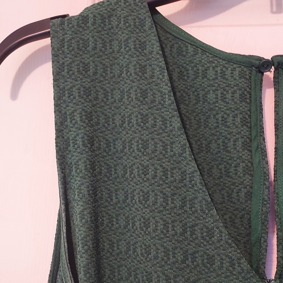 ALYA Francescas Green One Piece Jumpsuit Sleeveless V Neck Sash Wide Leg Small - Picture 9 of 9